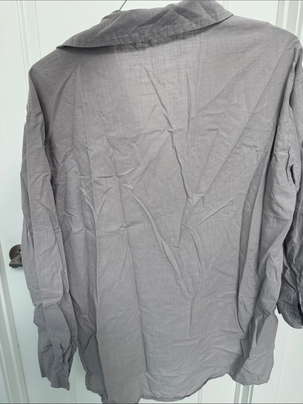 Light Gray Relaxed Button-Front Collared Shirt - Picture 4 of 4